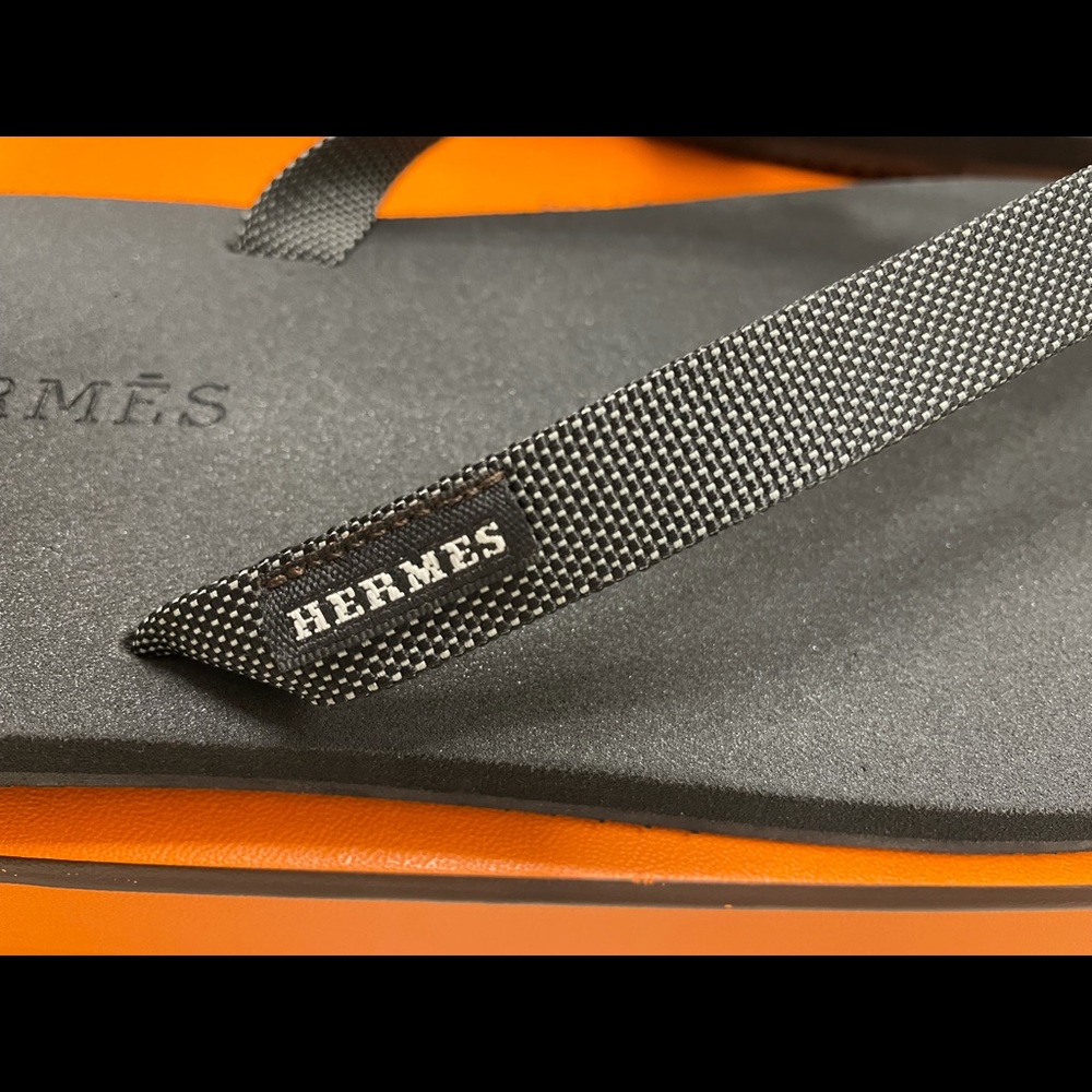 New Hermès Men’s Sandals, Size: 45, Color:Carbon